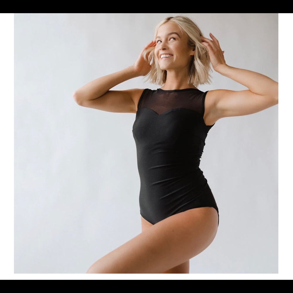 Albion Fit Maria One piece swim suit sz. Large